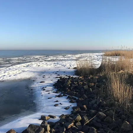 Σπίτι διακοπών Cosy Flat In With Garden