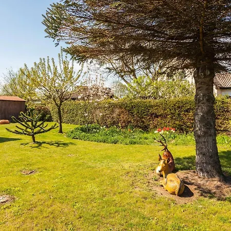 Cosy Flat In With Garden Σπίτι διακοπών