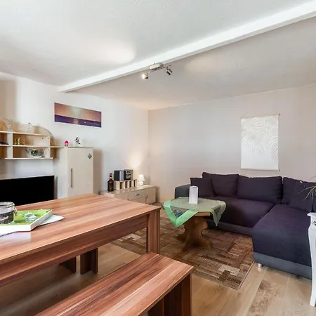 Cosy Flat In With Garden Niepars